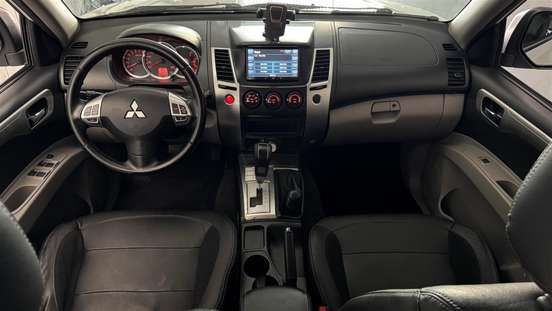 MITSUBISHI-PAJERO DAKAR-3.5 HPE 7 LUGARES 4X4 V6 24V FLEX 4P AUTOMÁTICO MITSUBISHI-PAJERO DAKAR-2013