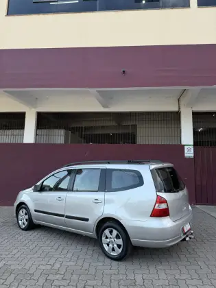 NISSAN GRAND LIVINA 1.8 SL 16V FLEX 4P AUTOMÁTICO NISSAN GRAND LIVINA 1.8 SL 16V FLEX 4P AUTOMÁTICO