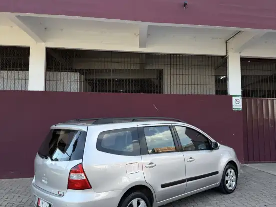 NISSAN-GRAND LIVINA-1.8 SL 16V FLEX 4P AUTOMÁTICO NISSAN-GRAND LIVINA-2011