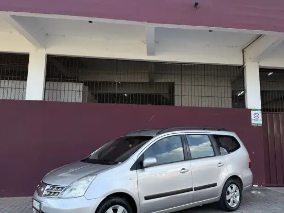 NISSAN-GRAND LIVINA-1.8 SL 16V FLEX 4P AUTOMÁTICO NISSAN-GRAND LIVINA-2011