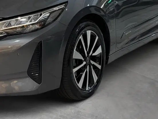 NISSAN-SENTRA-2024