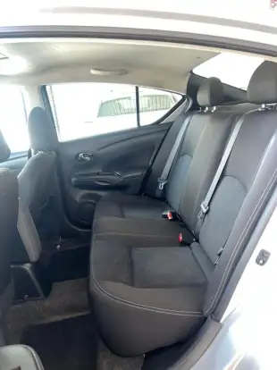 NISSAN-VERSA-2019