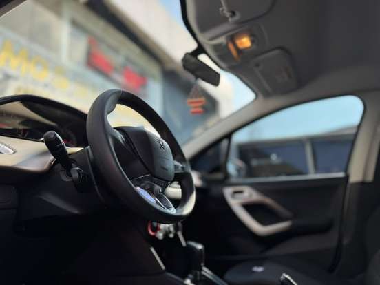 PEUGEOT-2008-2020