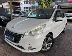PEUGEOT 208 1.6 GRIFFE 16V FLEX 4P AUTOMÁTICO PEUGEOT 208 1.6 GRIFFE 16V FLEX 4P AUTOMÁTICO