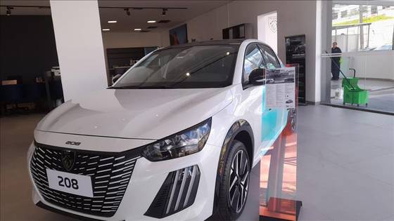 PEUGEOT 208 1.0 TURBO 200 HYBRID GT CVT