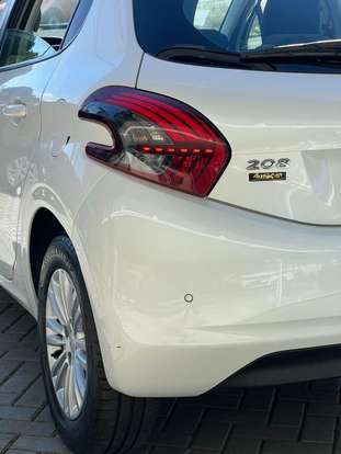 PEUGEOT-208-1.2 ALLURE 12V FLEX 4P MANUAL PEUGEOT-208-2016