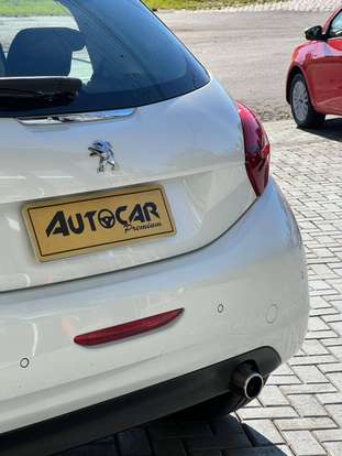PEUGEOT-208-2016