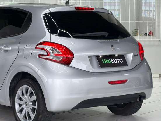 PEUGEOT-208-2013