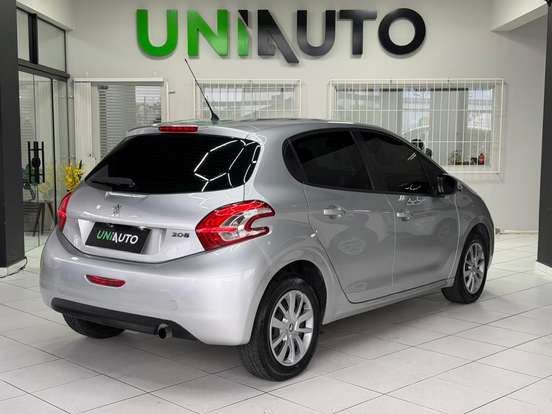 PEUGEOT-208-2013