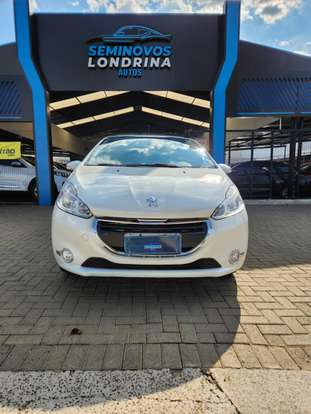 PEUGEOT-208-2015