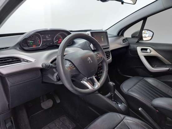 PEUGEOT-208-2018