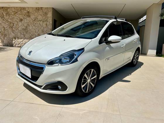 PEUGEOT 208 1.6 GRIFFE 16V FLEX 4P AUTOMÁTICO