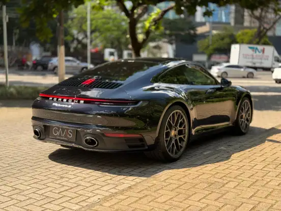 PORSCHE-911-2020