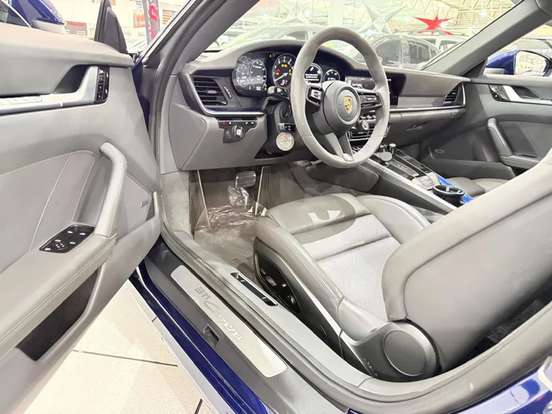 PORSCHE-911-2019
