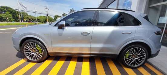 PORSCHE-CAYENNE-2020