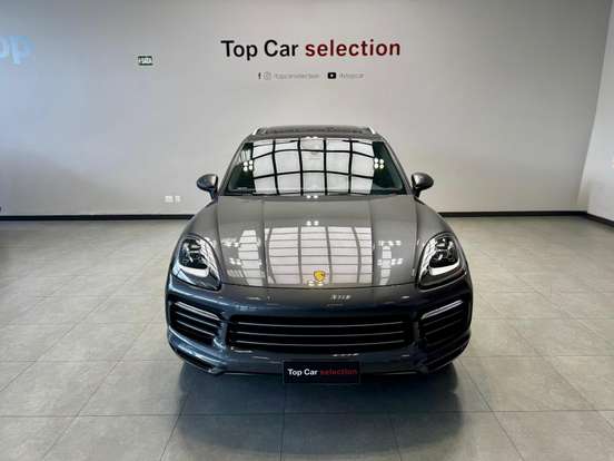 PORSCHE-CAYENNE-2021