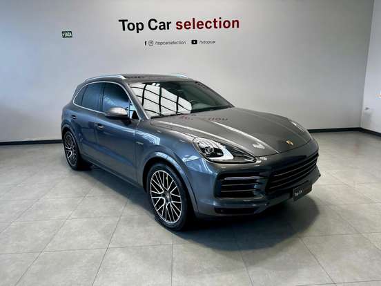 PORSCHE-CAYENNE-2021