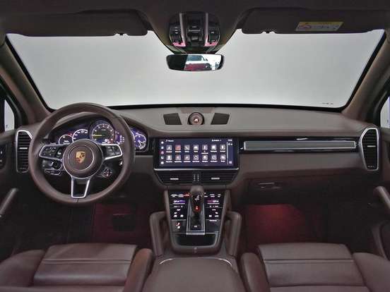 PORSCHE-CAYENNE-2023