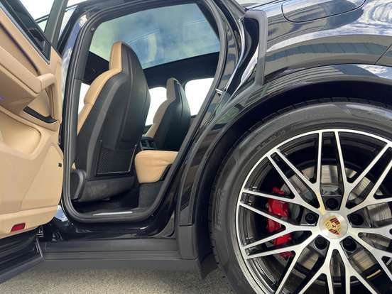 PORSCHE-CAYENNE-2024