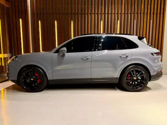 PORSCHE-CAYENNE-2023