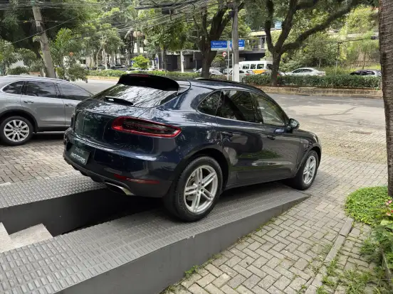 PORSCHE-MACAN-2015