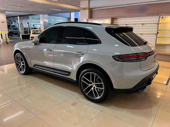 PORSCHE-MACAN-2025