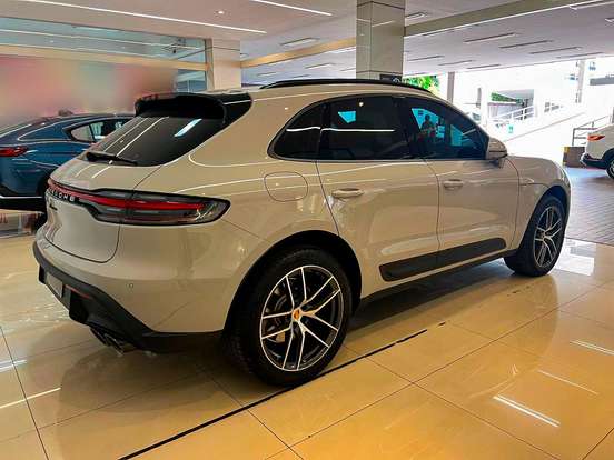 PORSCHE-MACAN-2025