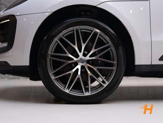PORSCHE-MACAN-2024