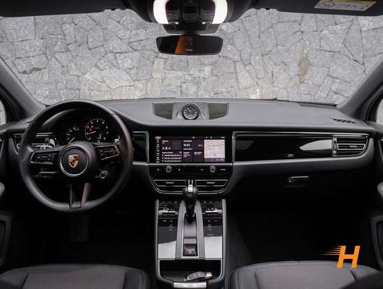 PORSCHE-MACAN-2024