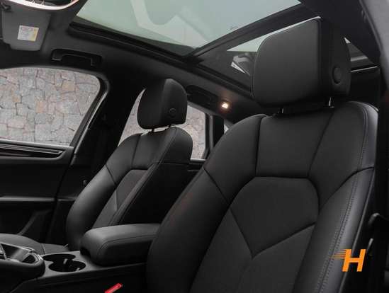 PORSCHE-MACAN-2024