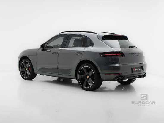PORSCHE-MACAN-2017