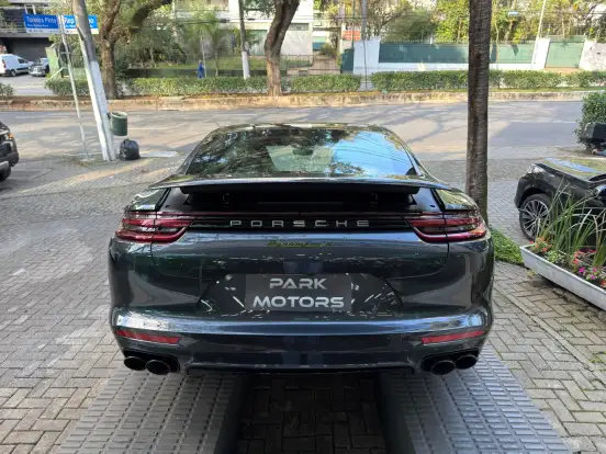 PORSCHE-PANAMERA-2018