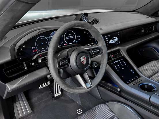 PORSCHE-TAYCAN-2024