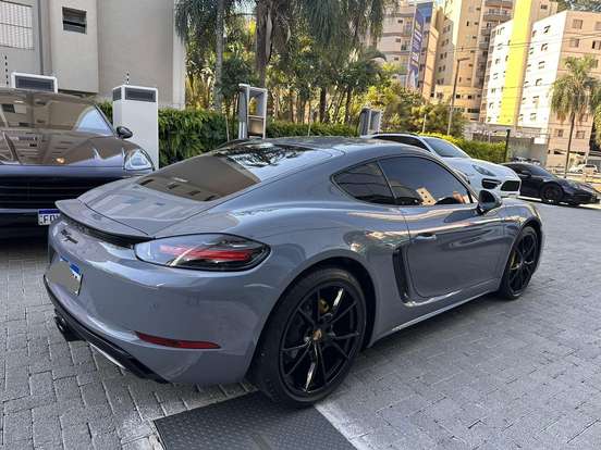 PORSCHE-718-2023