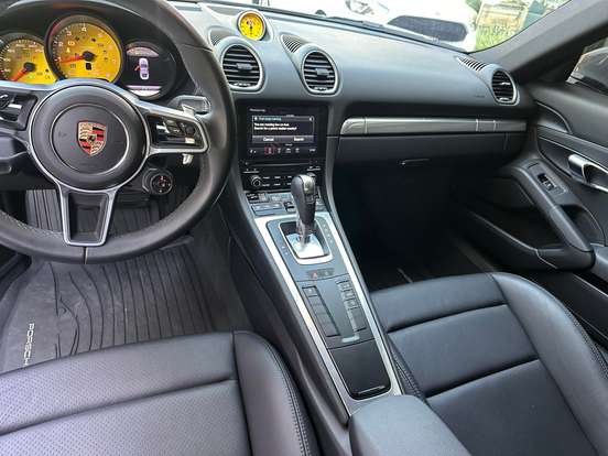PORSCHE-718-2023