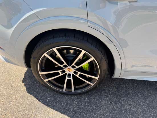 PORSCHE-CAYENNE-2024