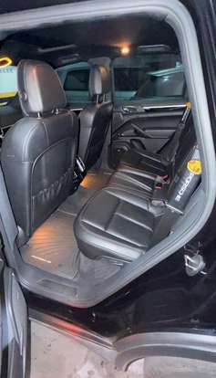 PORSCHE-CAYENNE-2011