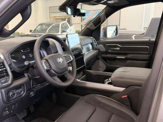 RAM-1500-3.0 HURRICANE 6 BITURBO GASOLINA LARAMIE NIGHT EDITION CD 4X4 AUTOMÁTICO RAM-1500-2025