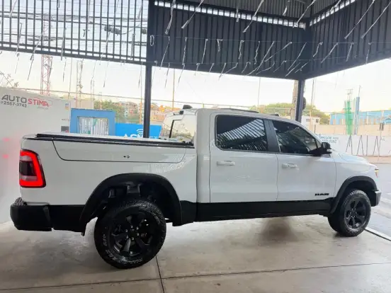 RAM-1500-5.7 V8 GASOLINA REBEL CD 4X4 AUTOMÁTICO RAM-1500-2021
