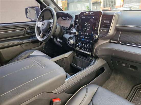 RAM-1500-5.7 V8 GASOLINA LIMITED NIGHT EDITION CD 4X4 AUTOMÁTICO RAM-1500-2023