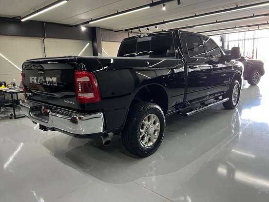 RAM-2500-6.7 I6 TURBO DIESEL LARAMIE CD 4X4 AUTOMÁTICO RAM-2500-2023