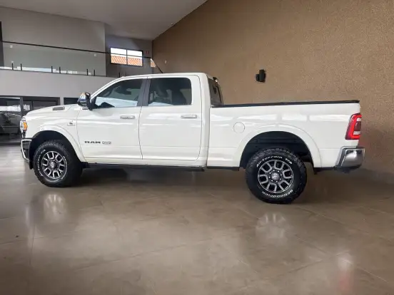 RAM-3500-6.7 I6 TURBO DIESEL LIMITED LONGHORN CD 4X4 AUTOMÁTICO RAM-3500-2022