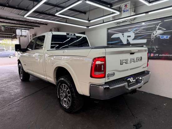 RAM-3500-6.7 I6 TURBO DIESEL LIMITED LONGHORN CD 4X4 AUTOMÁTICO RAM-3500-2024