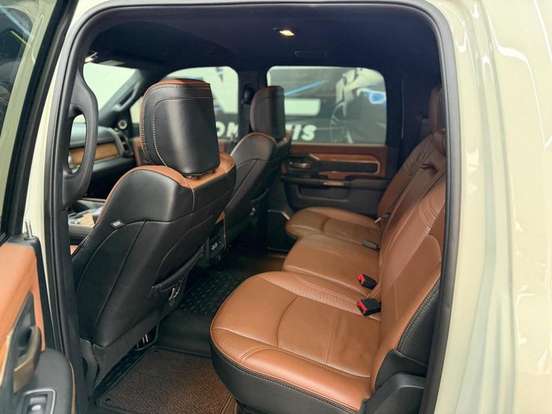 RAM-3500-6.7 I6 TURBO DIESEL LIMITED LONGHORN CD 4X4 AUTOMÁTICO RAM-3500-2024