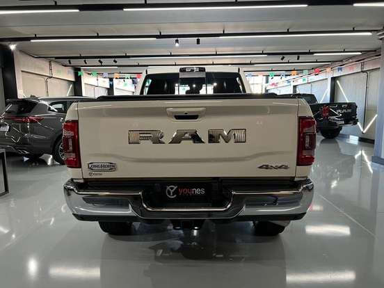 RAM-3500-6.7 I6 TURBO DIESEL LIMITED LONGHORN CD 4X4 AUTOMÁTICO RAM-3500-2023