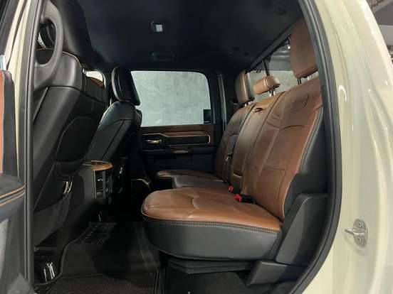 RAM-3500-6.7 I6 TURBO DIESEL LIMITED LONGHORN CD 4X4 AUTOMÁTICO RAM-3500-2023
