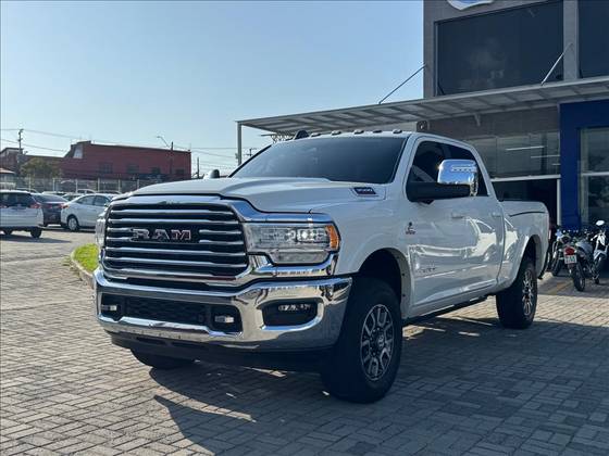 RAM 3500 6.7 I6 TURBO DIESEL LIMITED LONGHORN CD 4X4  AUTOMÁTICO