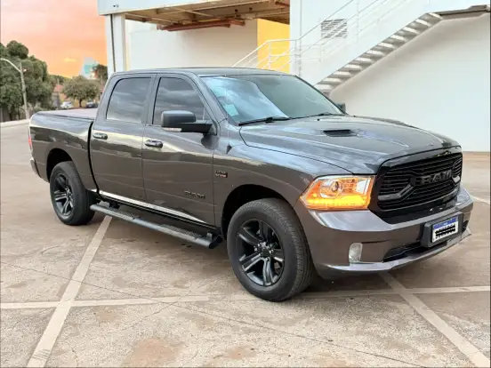 RAM-CLASSIC-5.7 V8 GASOLINA LARAMIE NIGHT EDITION CD 4X4 AUTOMÁTICO RAM-CLASSIC-2022