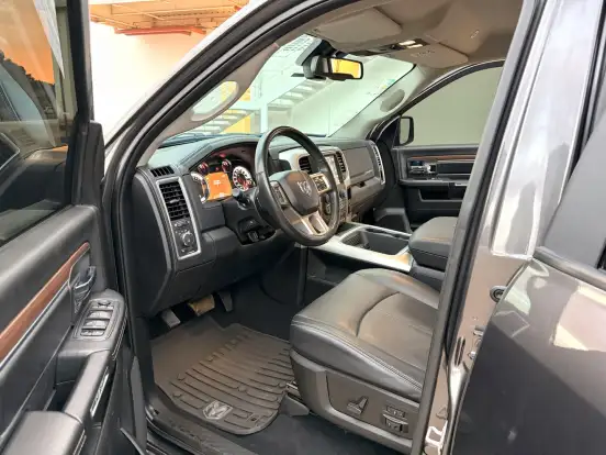 RAM-CLASSIC-5.7 V8 GASOLINA LARAMIE NIGHT EDITION CD 4X4 AUTOMÁTICO RAM-CLASSIC-2022