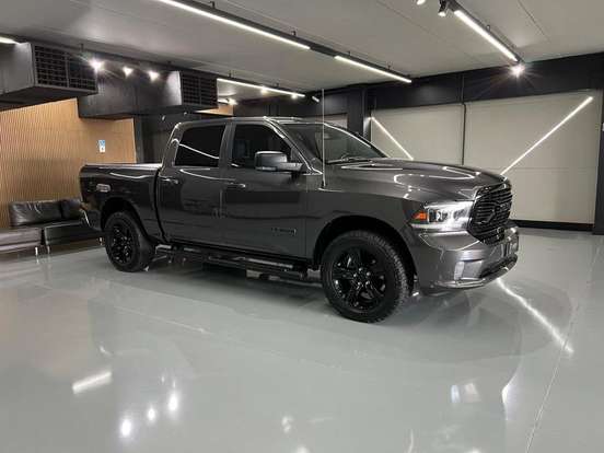 RAM-CLASSIC-5.7 V8 GASOLINA LARAMIE CD 4X4 AUTOMÁTICO RAM-CLASSIC-2023